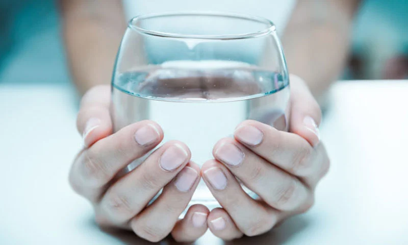 A 31-year-old woman in China developed a serious brain disorder after a 15-day water-only diet that caused rapid weight loss and neurological problems.