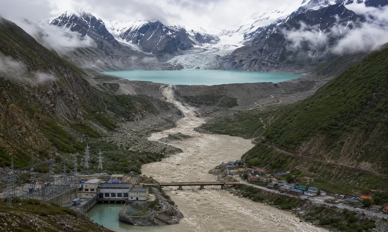 himalayan golf risk